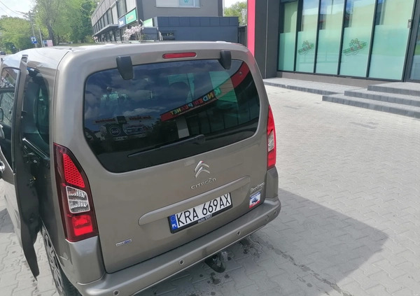 Citroen Berlingo cena 38900 przebieg: 159000, rok produkcji 2016 z Skawina małe 92